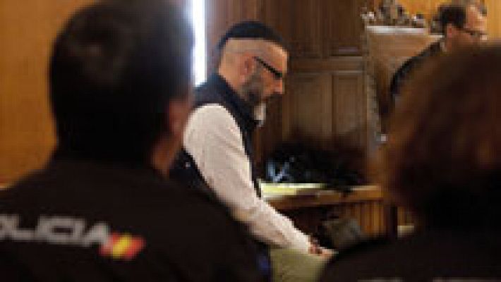 Telediario 1 - La primera pena de prisión permanente revisable en España, para el parricida de Moraña