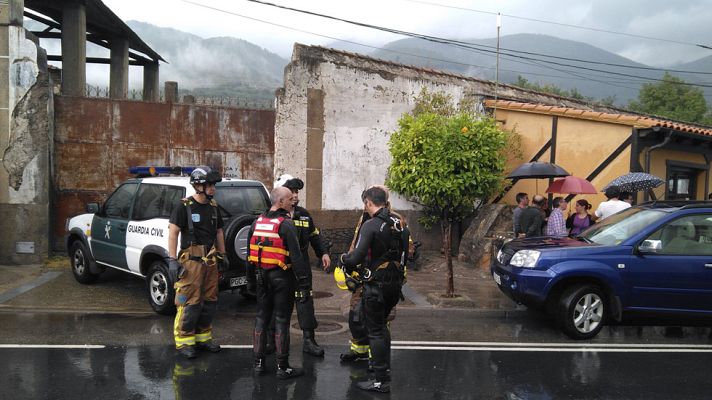 Telediario 1 - Un matrimonio y dos de sus hijos mueren mientras practicaban barranquismo en el Jerte