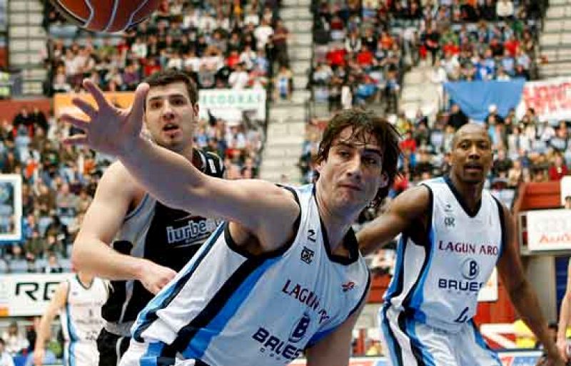 Bruesa GBC se ha llevado el partido (87-63) ante sus vecinos del iurbentia Bilbao Basket, que habían ganado los tres duelos anteriores, pero que esta vez se llevaron una contundente derrota