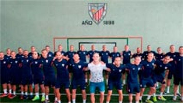 Los jugadores del Athletic se rapan la cabeza como apoyo a Yeray