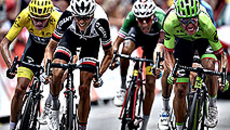 El colombiano Rigoberto Urán (Cannondale) firmó un épico triunfo en la etapa reina del Tour de Francia, disputada entre Nantua y Chambéry, de 181,5 kilómetros, en la que Chris Froome logró mantener el maillot amarillo en jornada accidentada que elimi