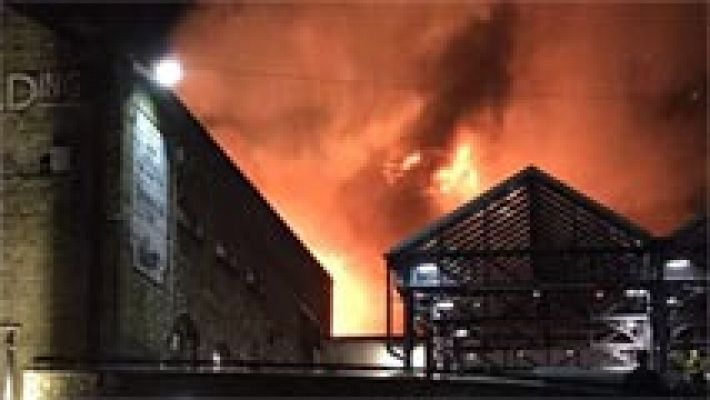 Incendio en el Mercado Lock de Camden, en Londres