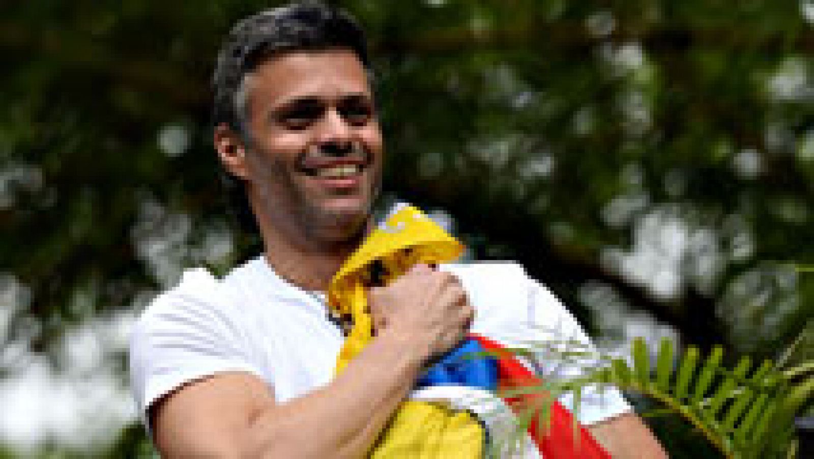 La oposición venezolana pide la liberación de todos los presos políticos tras la excarcelación de Leopoldo López