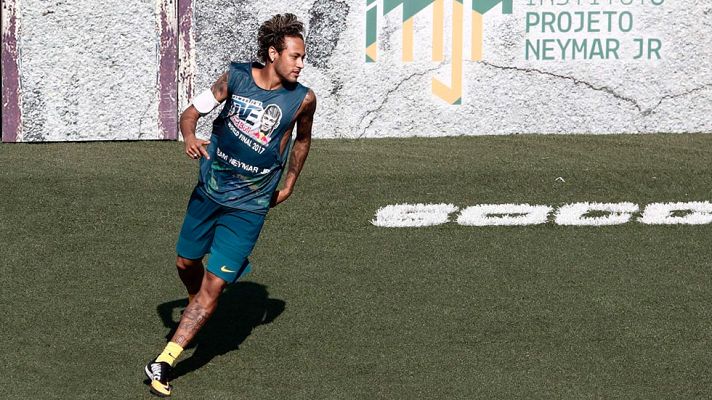 Telediario 1 - Neymar no descarta salir del Barça: "Quién sabe"