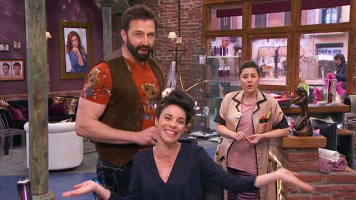 La peluquería - El peinado de Rebeca