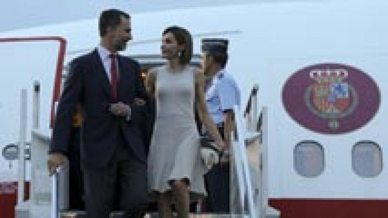 Los Reyes Felipe y Letizia inician este miércoles una visita de Estado a Reino Unido con el mensaje central de que España quiere seguir manteniendo las mejores relaciones bilaterales con el Reino Unido una vez que se produzca el 'Brexit'.Han pasado 3