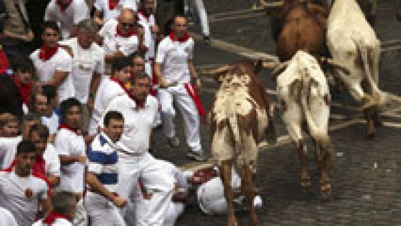 El perfil del corredor de los encierros de San Fermín: corre por primera vez y es menor de 35 años según encuestas realizadas por el Ayuntamiento de Pamplona
