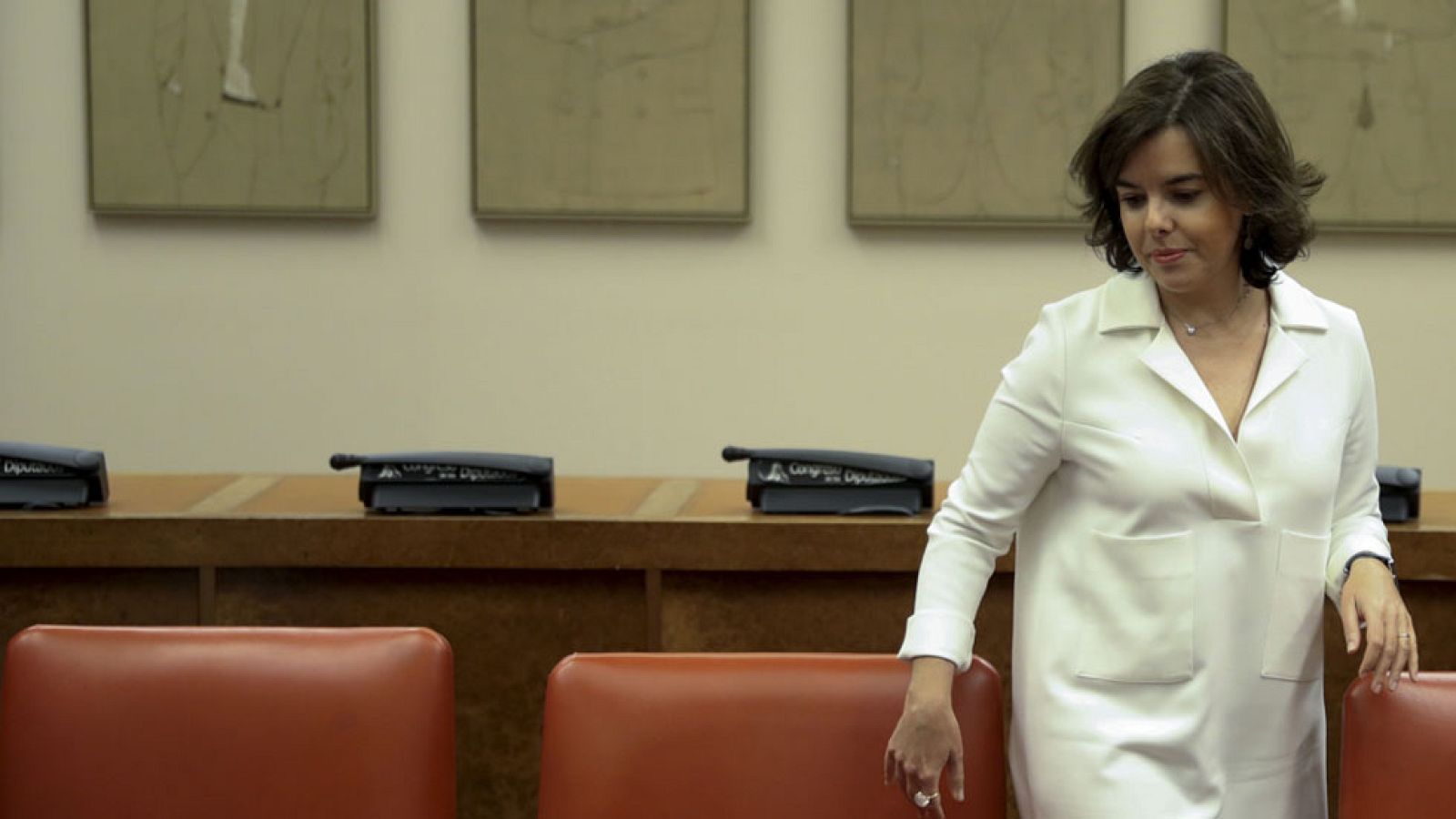 Soraya Sáenz de Santamaría critica que los independentistas no asuman sus responsabilidades