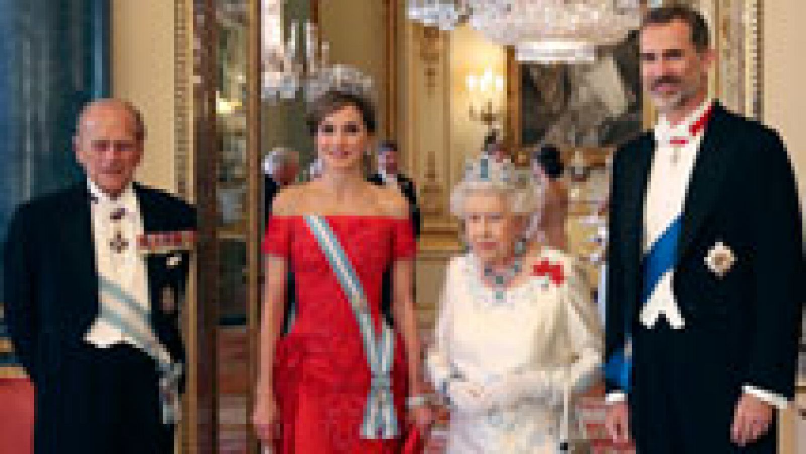 Telediario 1: La familia real británica al completo agasaja a Felipe y Letizia con una cena de gala muy española en Windsor | RTVE Play