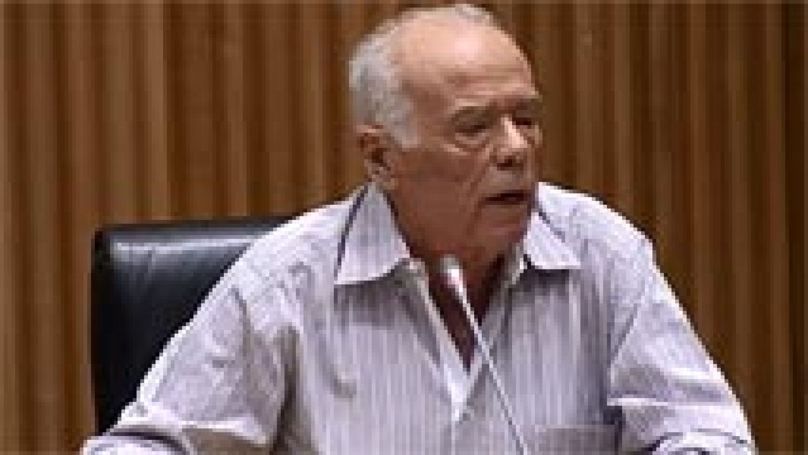 El extesorero del PP Rosendo Naseiro ha subrayado este jueves, durante su comparecencia en el Congreso, que "nunca" ha tenido constancia de una caja B en el partido. "Dicen que existía la caja B, no la vi nunca", ha dicho. Con esa frase ha concluido