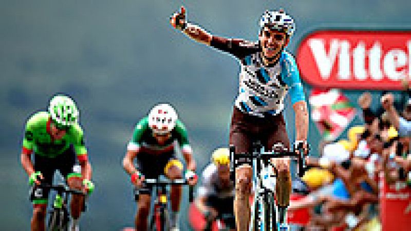 El ciclista francés Romain Bardet, del AG2R, se ha impuesto en la  decimotercera etapa del Tour de Francia, disputada este jueves entre  Pau y el final en alto en Peyragudes tras 214,5 kilómetros, primera  jornada en los Pirineos que no ha tenido emo