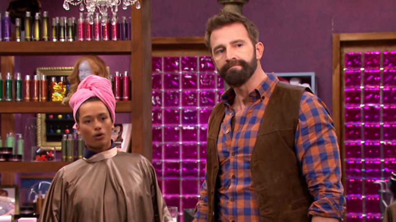 La Peluquería - La traición de Lupe - ver ahora