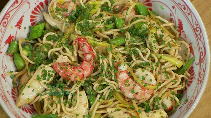 RTVE Cocina - Salteado de gambas y fideos