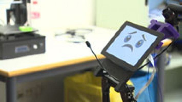 Telediario 1 - Investigadores españoles diseñan un robot capaz de reconocer hasta siete emociones