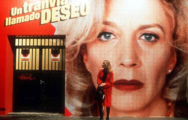 'Todo sobre mi madre' de Pedro Almodóvar, Oscar a la Mejor Película Extranjera en el 2000.