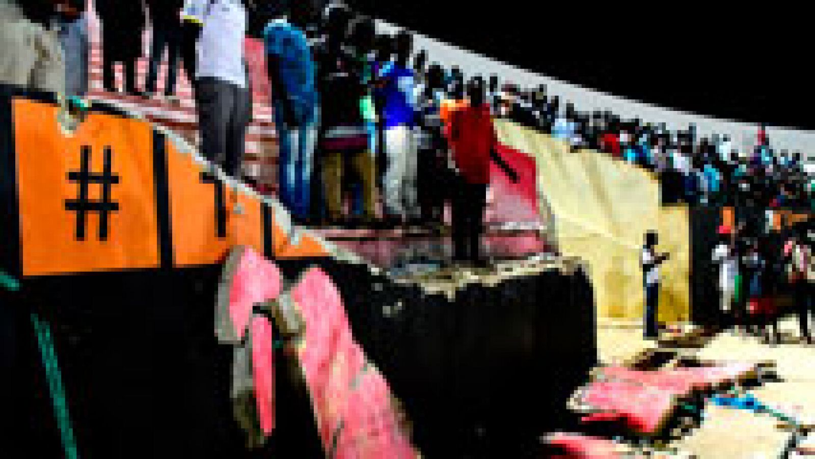 Sin programa: Al menos nueve muertos en una avalancha en un campo de fútbol en Senegal | RTVE Play
