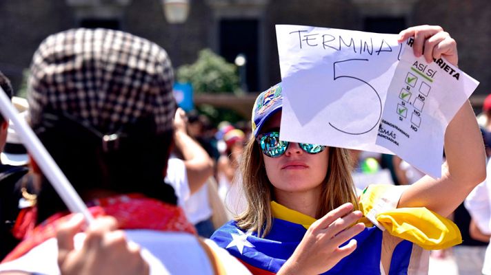 Telediario 1 - Los venezolanos también pueden votar en España