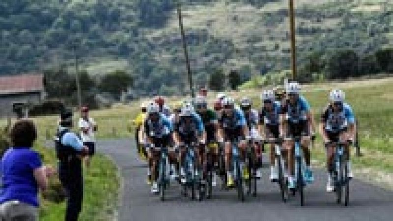 Tour 2017 - Etapa 15 | Froome supera la emboscada de Bardet en el Macizo Central y Mollema consigue su primera etapa | Ver