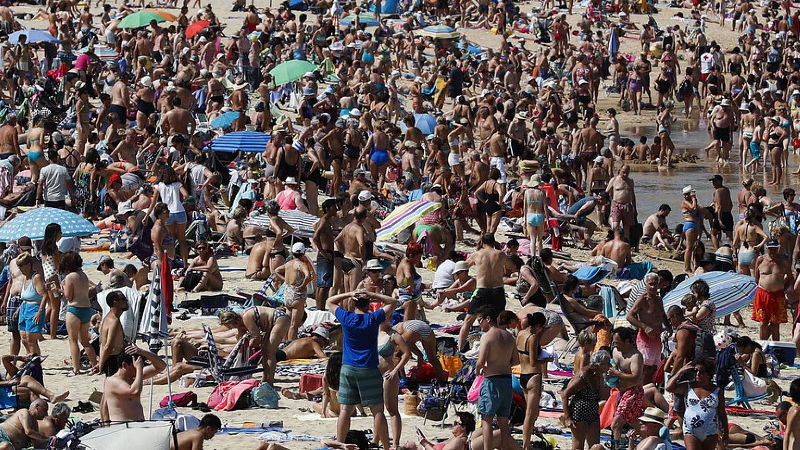 Descenso de las temperaturas en buena parte de la península, que será de notable a extraordinario en el área del Cantábrico oriental.