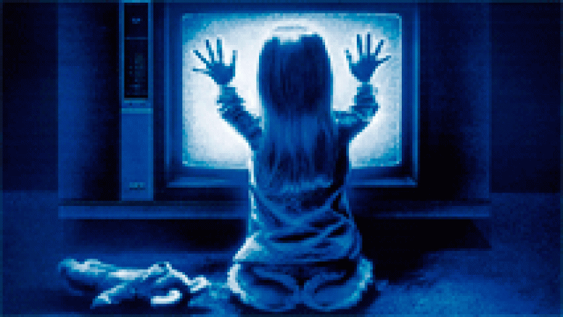 John R. Leonetti, ayudante de cámara en Poltergeist (1982), afirma que la clásico de terror fue dirigido en realidad por su productor, Steven Spielberg, y no por Tobe Hooper.