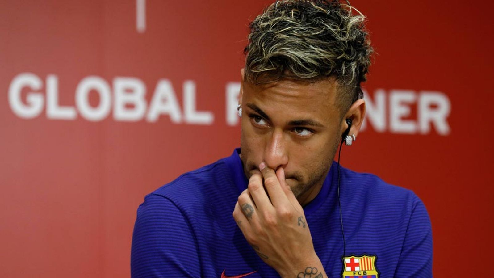 Neymar ni confirma ni desmiente el interés del PSG | Ver