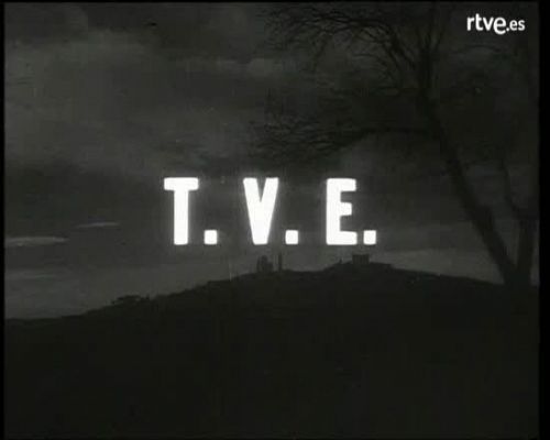  - Instal·lació de l'antena en el Tibidabo, que donarà cobertura a la senyal de televisió per a Barcelona i voltants