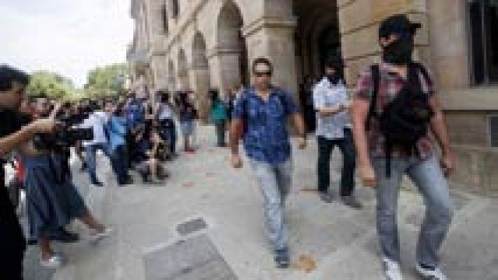 Informativo 24h - La Guardia Civil registra el Parlamento de Cataluña en busca de datos sobre el caso del 3% y el exconseller Gordó