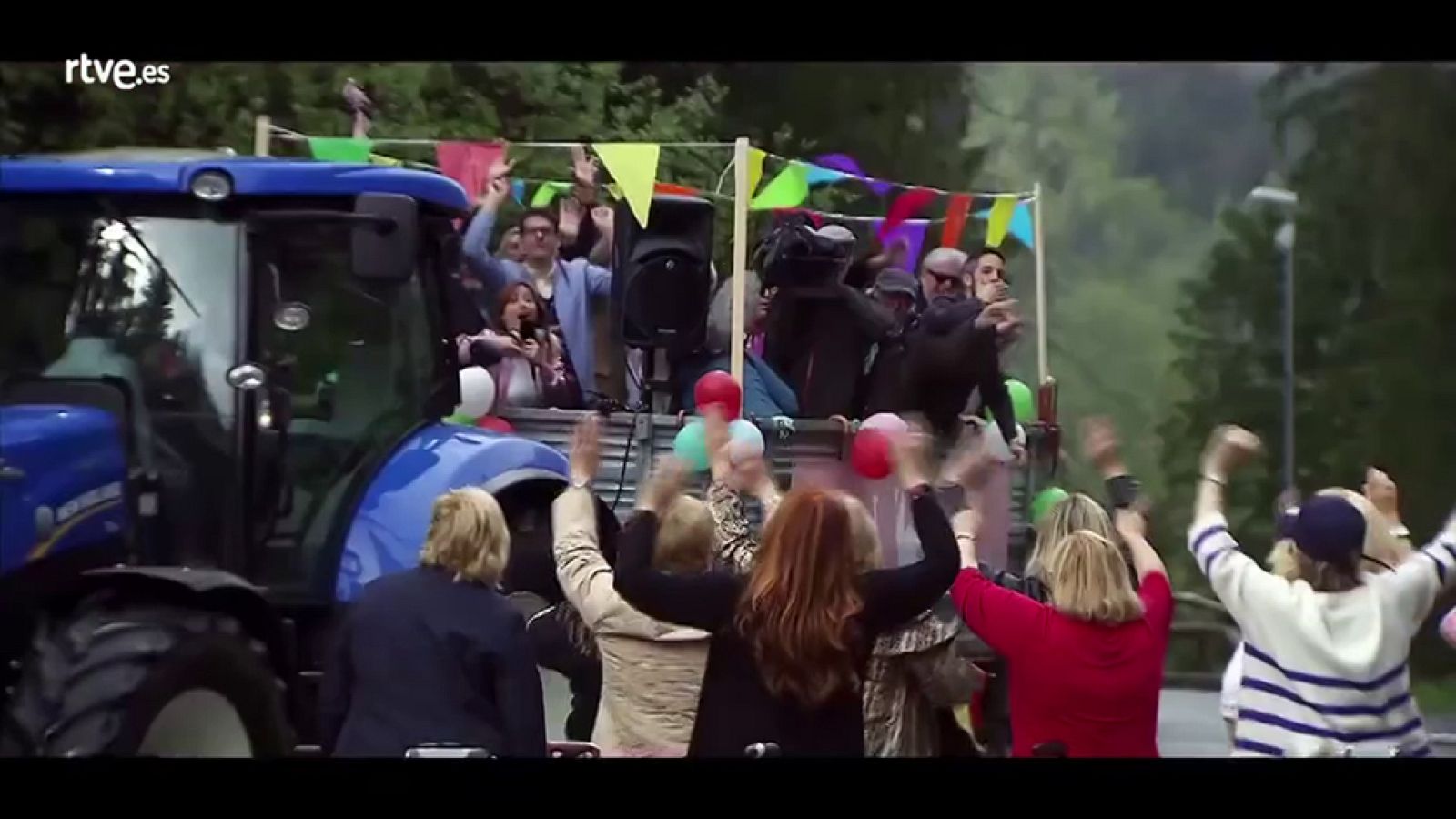 Hotel Romántico - Los 24 huéspedes llegan a 'Hotel Romántico'