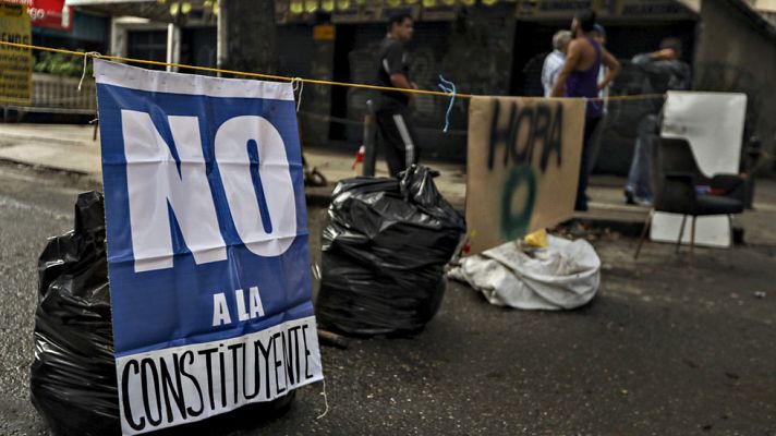 Telediario 1 - Huelga de la oposición en Venezuela contra la Constituyente de Nicolas Maduro