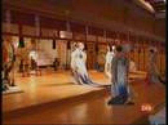 La noche en 24h - Hillary Clinton visita Japón