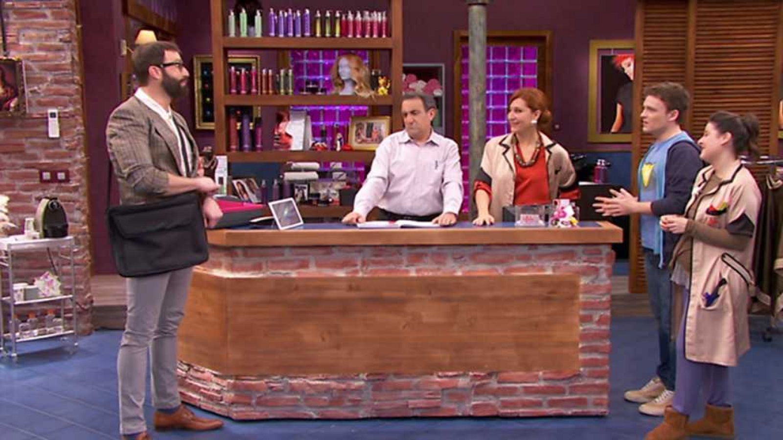 La Peluquería - Fredy Riki - ver ahora