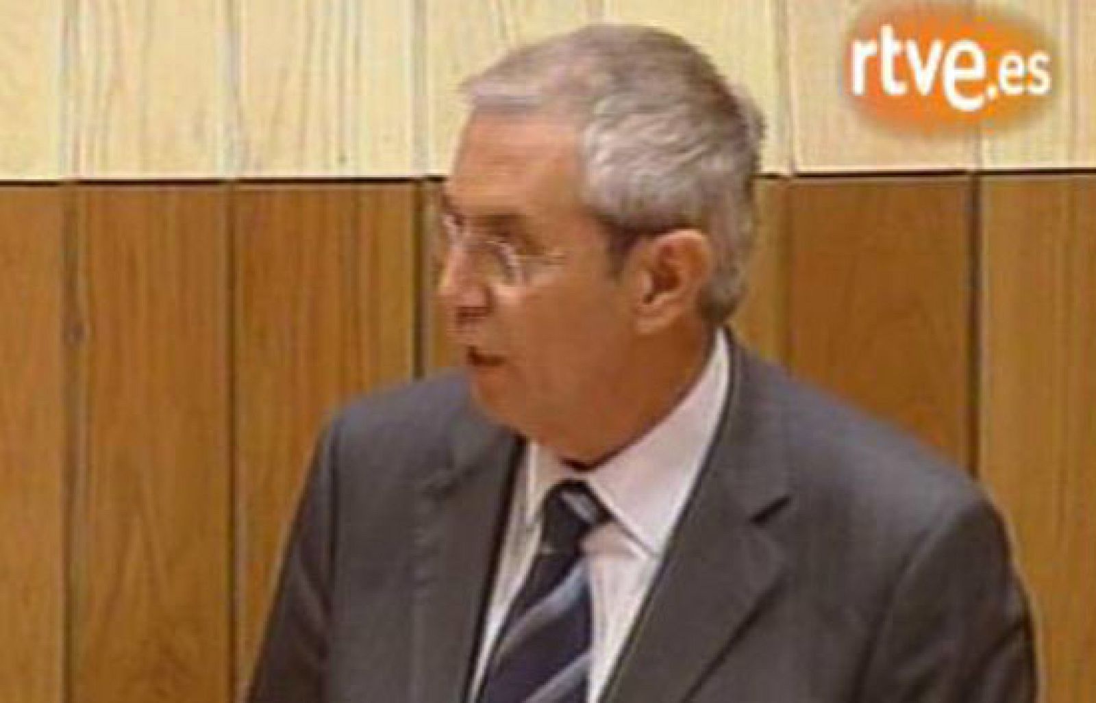 El socialista Emilio Pérez Touriño es elegido en junio de 2005 presidente de la Xunta de Galicia - Fue noticia en el Archivo de RTVE | Ver