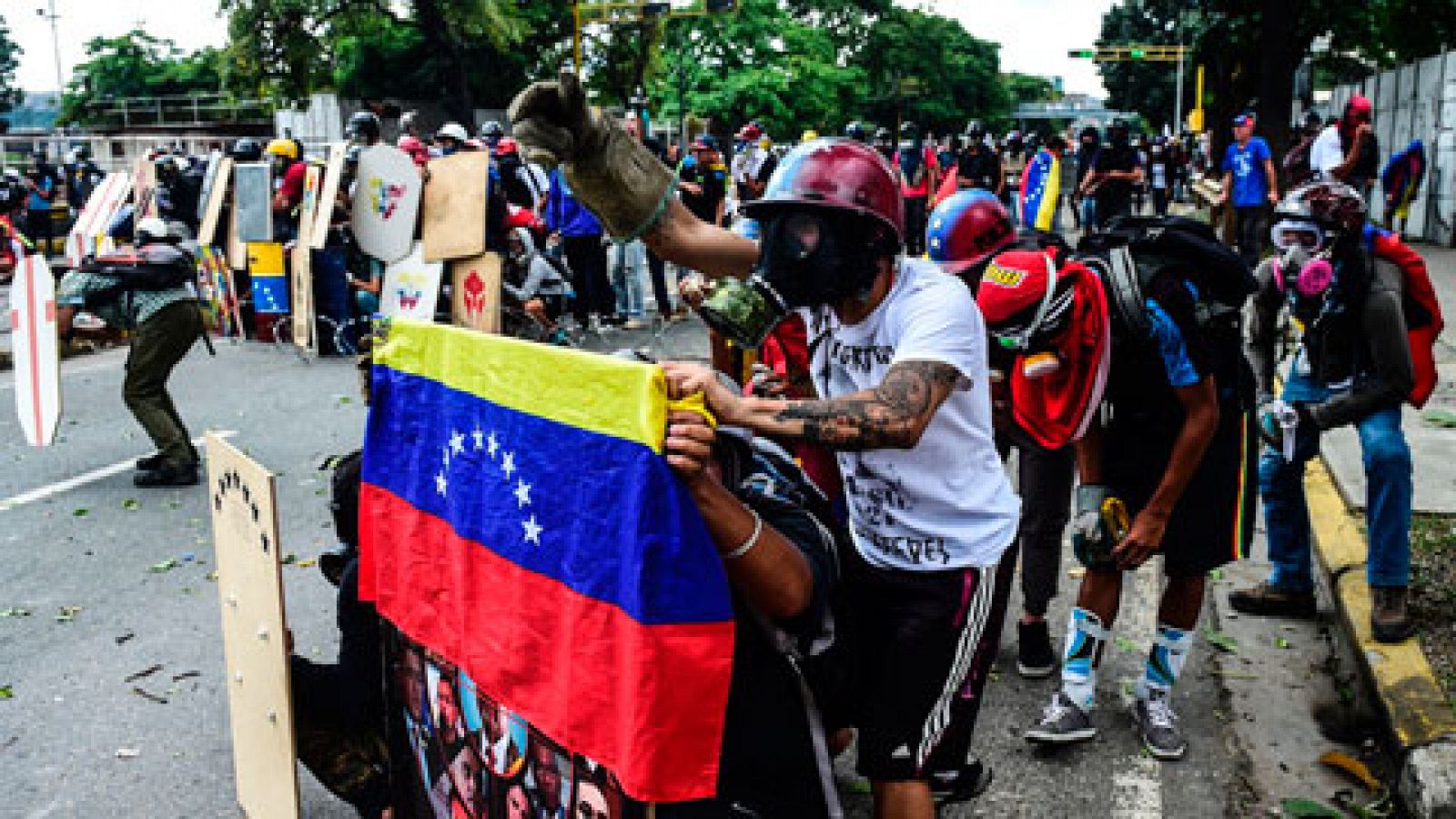 Telediario 1: Marchas en Caracas para apoyar los nuevos jueces del Supremo | RTVE Play