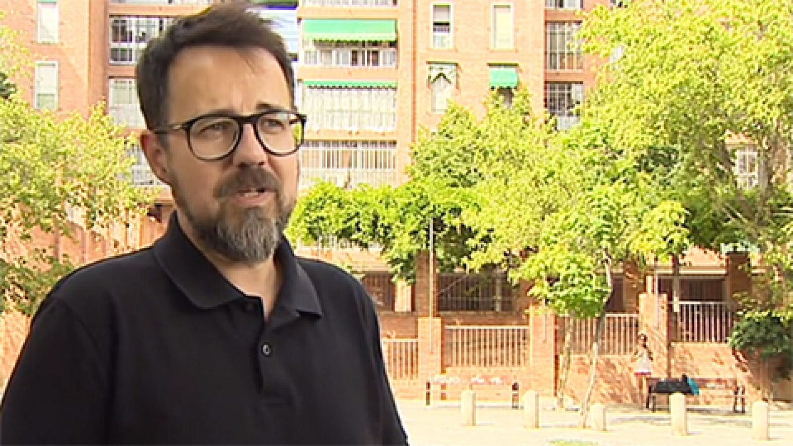 Telediario 1: Paco Plaza dirige 'Verónica', una película de 'terror gótico vallecano' | RTVE Play