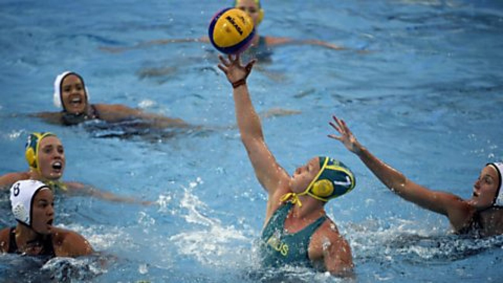 Sin programa: Waterpolo - Cto. Mundo Femenino. 1/4 Final: EEUU - Australia | RTVE Play