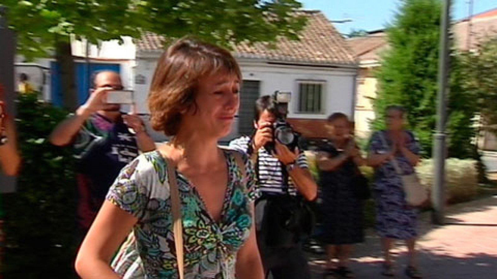 Telediario 1: Finaliza el plazo para que Juana Rivas, una madre de Granada, entregue a sus dos hijos al padre, condenado por maltrato en 2009 | RTVE Play