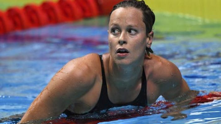  - Federica Pellegrini se cuelga el oro en 200 libre