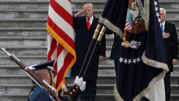 Telediario 1 - Trump vetará a los transexuales en el Ejército de EE.UU.