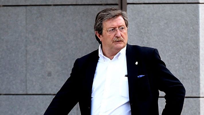 Telediario 1 - Larrea, tras declarar ante el juez por el 'caso Soule', niega el "saqueo" en la RFEF