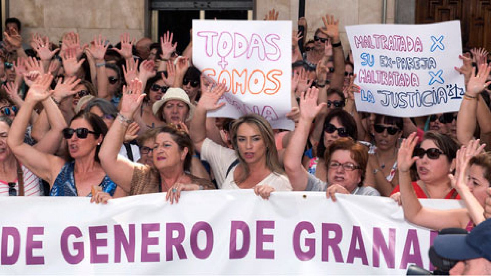 Telediario 1: La madre maltratada de Granada que tenía que haber entregado a sus dos hijos sigue en paradero desconocido | RTVE Play