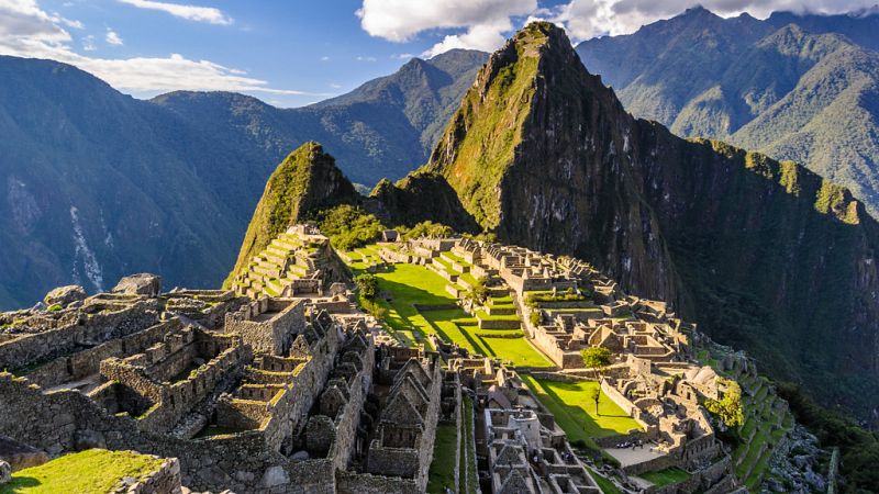 Perú limitará las visitas diarias a Machupichu para frenar la afluencia de turistas