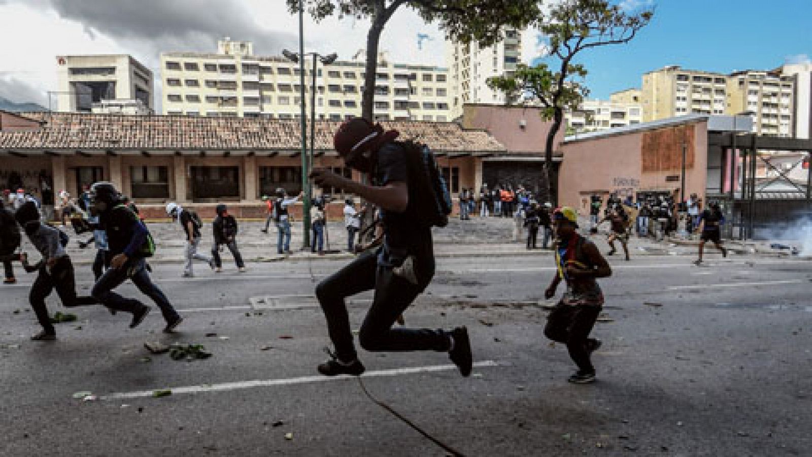 Telediario 1: Nueva jornada de protestas en Venezuela contra la Constituyente de Maduro | RTVE Play