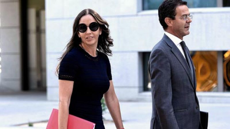 El exsecretario general de la Federación Española de Fútbol (RFEF), Jorge Pérez, y la directora de Sefútbol María José Claramunt, han declarado como investigados ante el Santiago Pedraz, dentro de las diligencias de la operación 'Soule'.