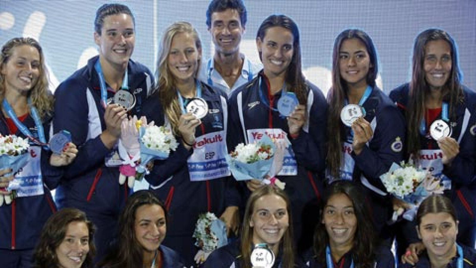 La selección española femenina de waterpolo se ha colgado la medalla de plata en el Mundial de Budapest, al perder en la final contra Estados Unidos.