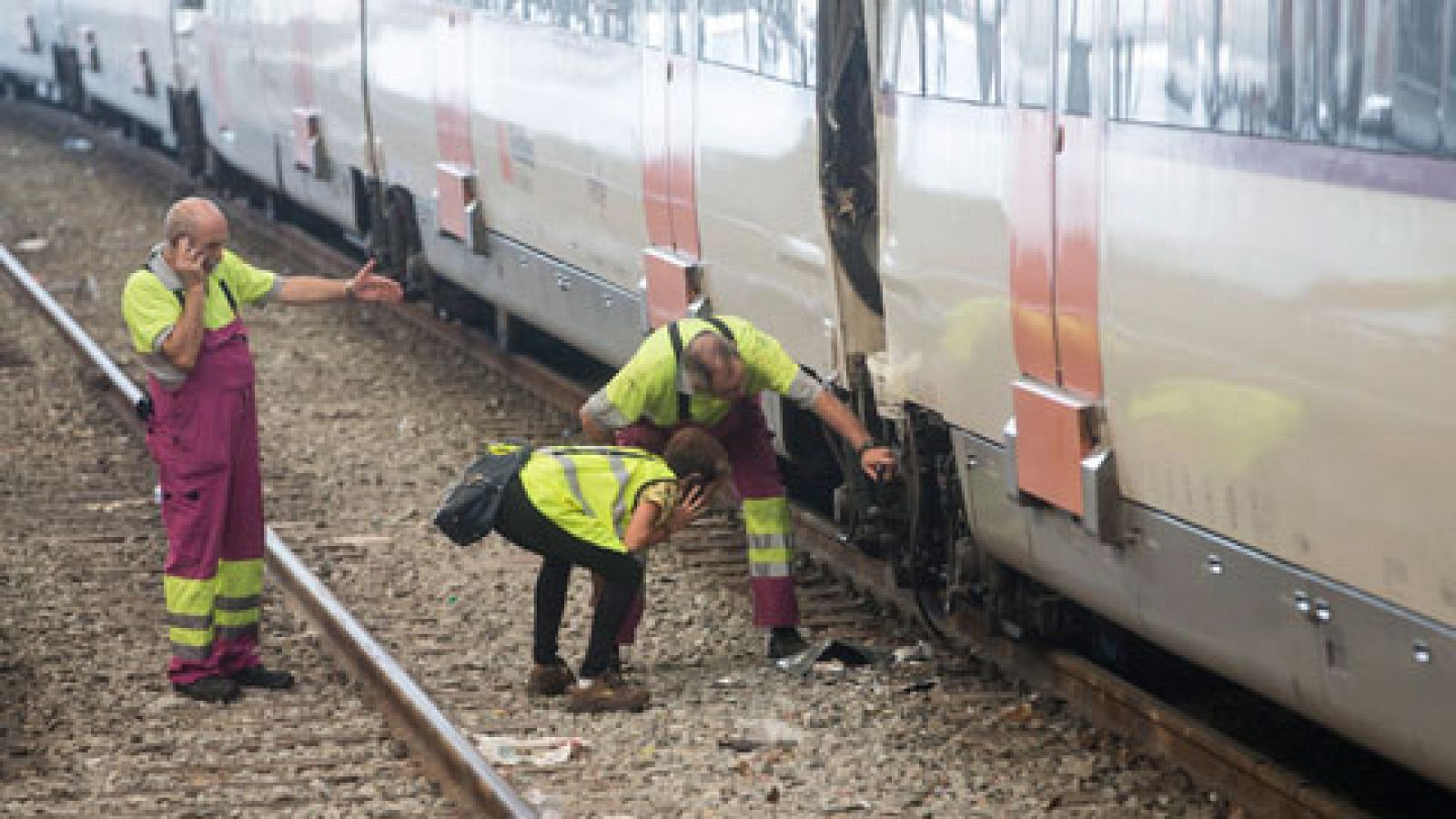 Telediario 1: El maquinista del tren que chocó en la estación en Barcelona dice que no recuerda lo sucedido | RTVE Play