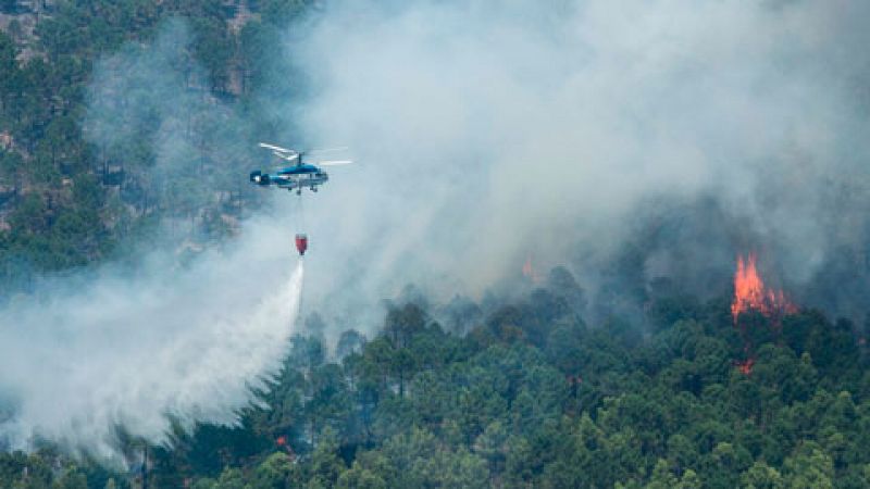 El incendio de Yeste arrasa 1.260 hectáreas y sigue sin control
