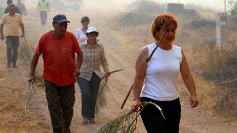 Desalojan siete pedanías y aldeas por el incendio de Yeste, en Albacete