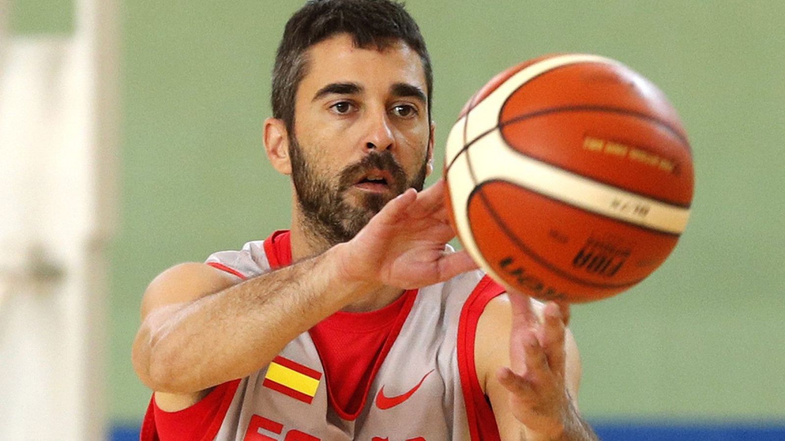 El jugador del Barcelona, a un partido de igualar a Epi en internacionalidades, se muestra "orgulloso" de sus años en la selección.