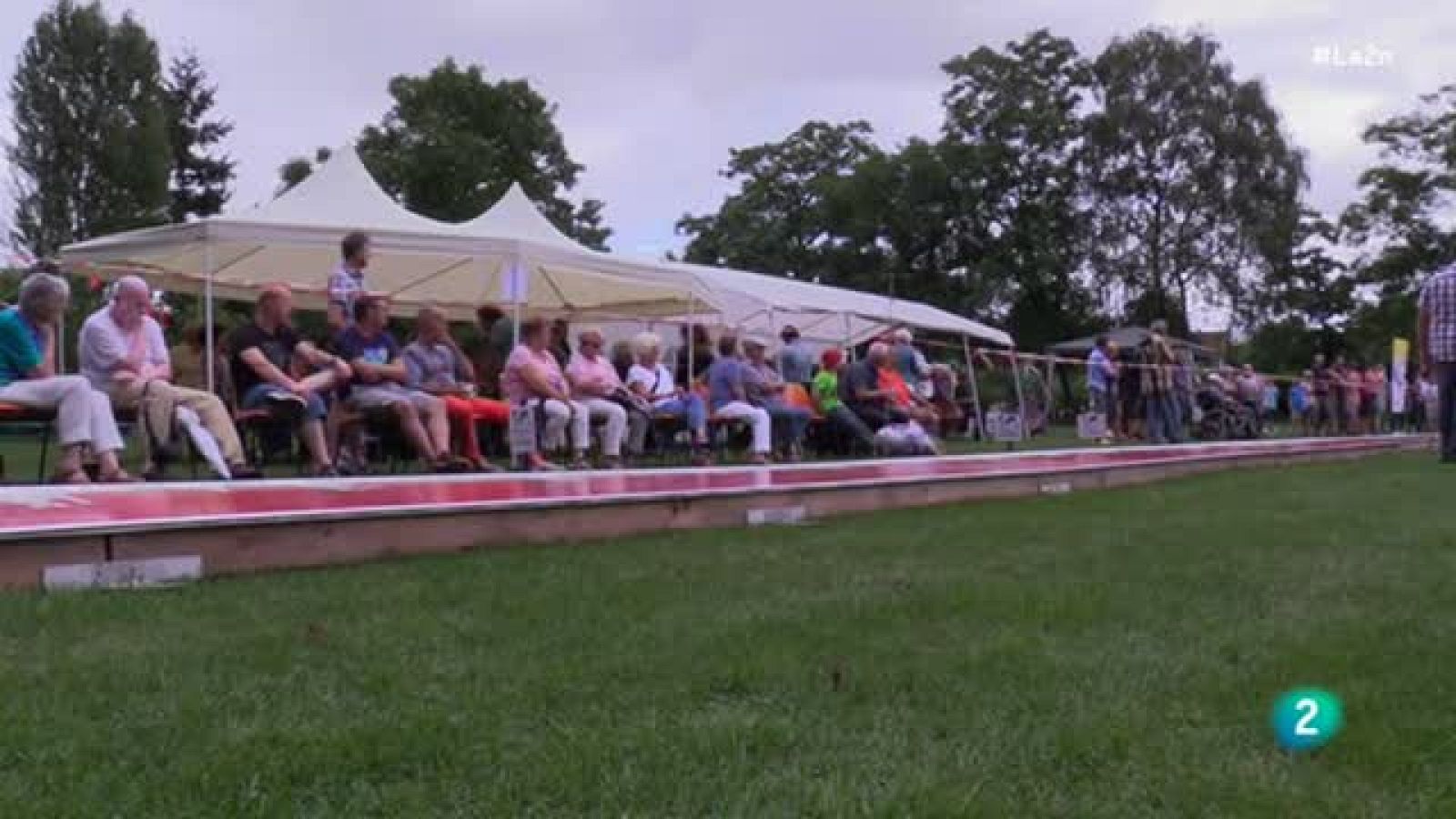 La 2 Noticias - Concurso lanza-güitos