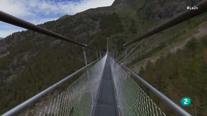 La 2 Noticias - El puente peatonal en suspensión más largo del planeta